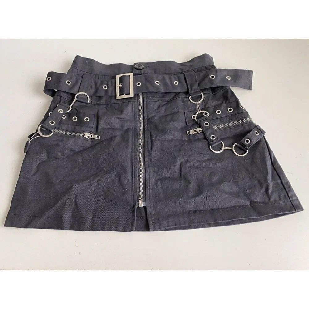 Carmar LF Brand Mini Jean Skirt Women’s Sz 8 Black‎ Check Measurements Buckle